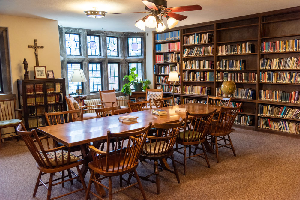 Photo of the Library at St. Margaret's House
